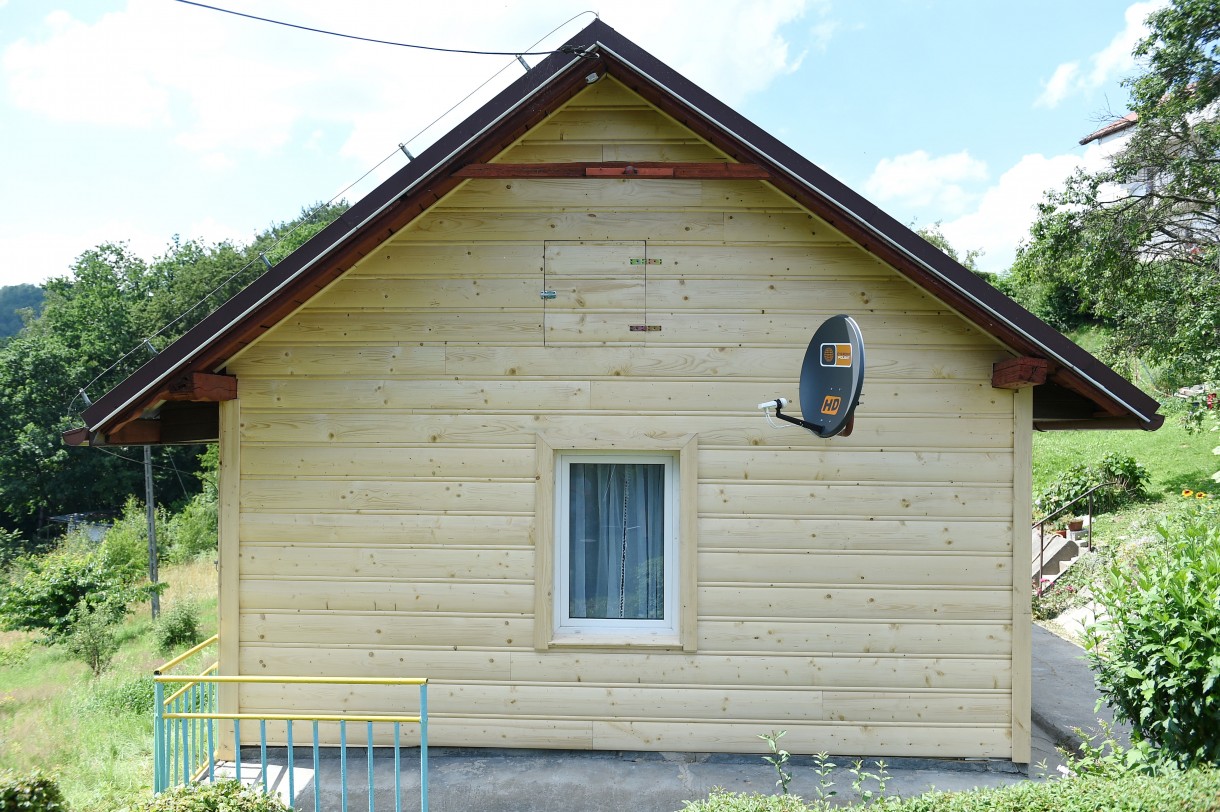 Nasz Nowy Dom, Nasz nowy dom - odcinek 197. Dom Joanny, Genowefy i Kajetana - Blaszany dach nie wymagał dodatkowych prac, poza ociepleniem. Umieszczono na nim nowe orynnowanie.

Oglądaj Nasz nowy dom online na IPLA.TV:<a href="https://www.ipla.tv/wideo/rozrywka/Nasz-nowy-dom/5002418">https://www.ipla.tv/wideo/rozrywka/Nasz-nowy-dom/5002418</a>