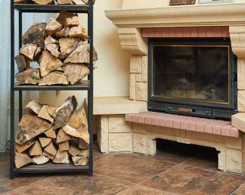 Nowe zasady kontroli kominków już od 1 stycznia 2026. Kończy się czas pobłażania, kary będą srogie