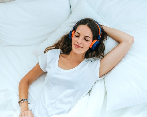 6 sposobów na komfort w sypialni podczas upalnego lata