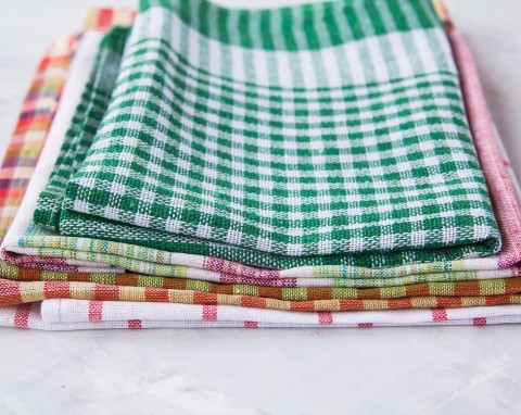 Dodaj do wody i namocz. Nawet najstarsze ścierki kuchenne będą pachnieć świeżością