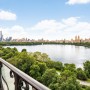 Domy sław, Bette Midler sprzedaje apartament na Piątej Alei - Z apartamentu roztaczają się spektakularne widoki na Central Park, Central Park Reservoir i kultową panoramę Manhattanu.

Fot. IMP FEATURES/East News