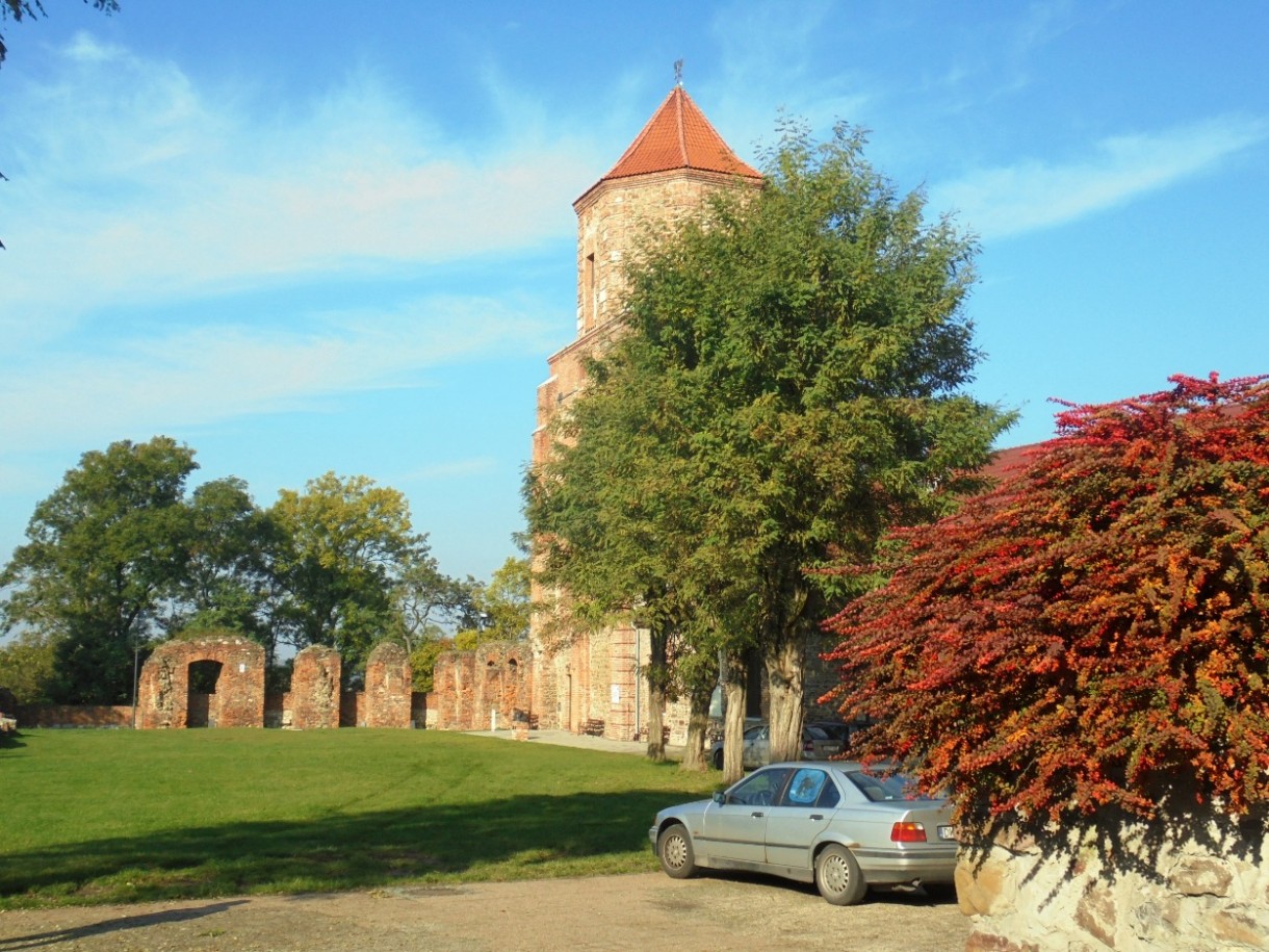 Pozostałe, NA  ZAMKU w TOSZKU