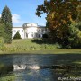 Pozostałe, Odkurzone foto - Park Czartoryskich w Puławach z zabytkami, ale teraz letnią porą. Widok ze skarpy na starą łachę wiślaną i pływające łabędzie.