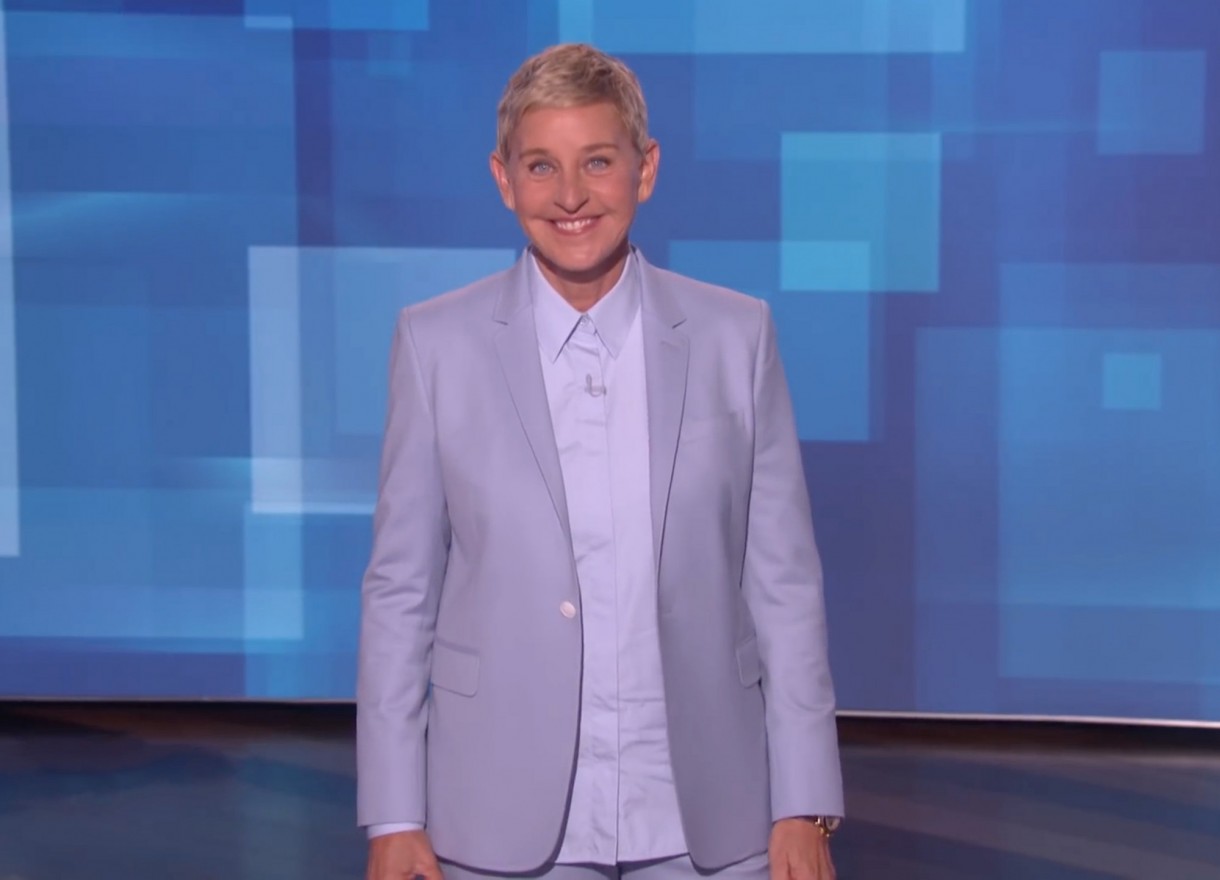 Domy sław, Ellen DeGeneres i Portia de Rossi wystawiły dom na sprzedaż - Ellen DeGeneres (prowadząca popularnego talk-show, scenarzystka i aktorka) oraz  jej żona - Portia de Rossi (aktorka)  są właścicielkami wielu drogich domów w południowej Kalifornii. 

źródło: CLTN, GGRE/Backgrid/East News