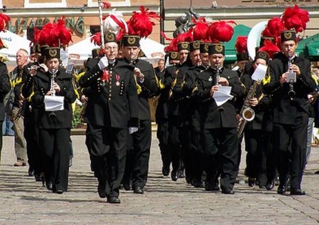 Pozostałe, DLA  KARAFKI......... - Orkiestrę zamówiłam ..
4.12 to też Barbórka i grają dla każdej Basi....