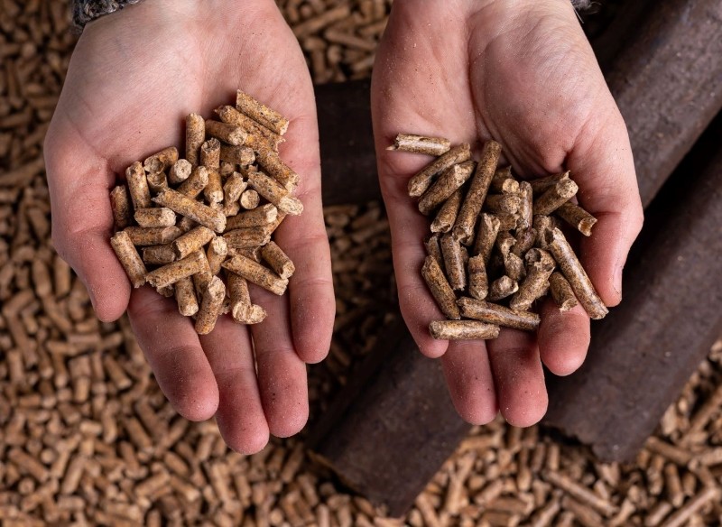 zalety i wady pelletu ze słomy