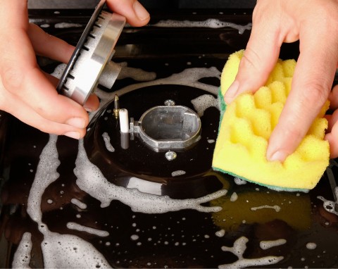 Przygotuj mieszankę i wrzuć do niej palniki gazowe. Po 10 minutach będą jak nowe