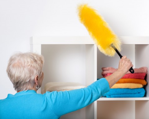 Domowy spray ułatwia sprzątanie domu. Tylko 3 składniki i kurz nie będzie tak szybko osiadał