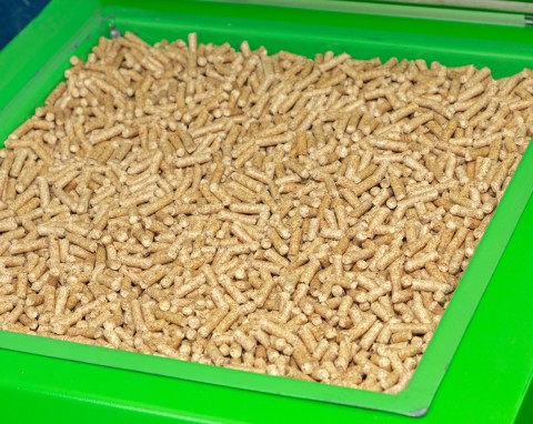Jak sprawdzić, czy pellet jest wysokiej jakości? Prosty test odpowie na wszystkie pytania
