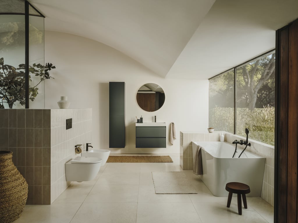 Meble łazienkowe z linii ONA z firmy Roca /materiały partnera