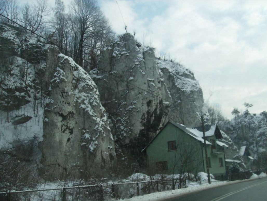 Pozostałe, PRZEZ  OJCOWSKI  PARK  NARODOWY