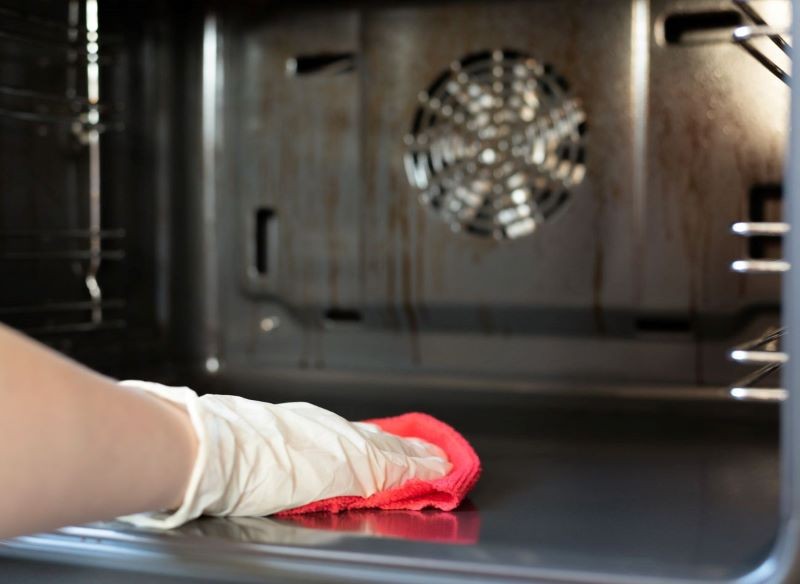 Jak często myć piekarnik? Najlepiej po każdym użyciu.
