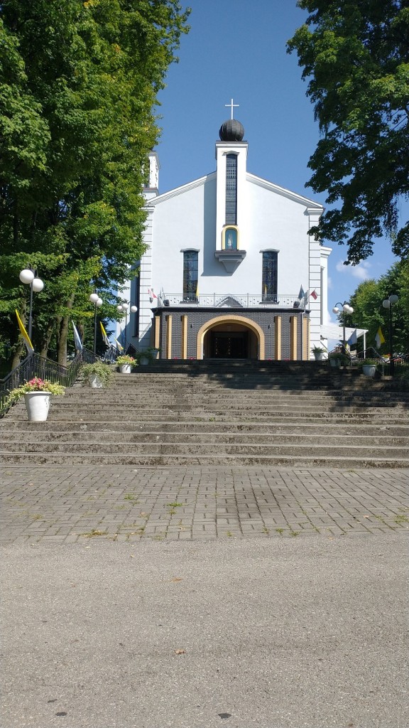 Podróże, Sanktuarium MB Fatimskiej w Turzy Śląskiej. - Do świątyni prowadzą szerokie schody, zapraszając wszystkich:)