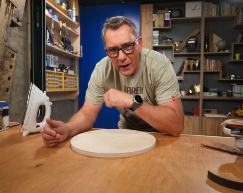 Modna taca do salonu z czterech elementów. Darek Stolarz zdradza, jak ją zrobić w kilka minut