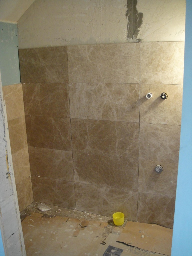 Łazienka, Toaleta z marmuru - układanie marmuru