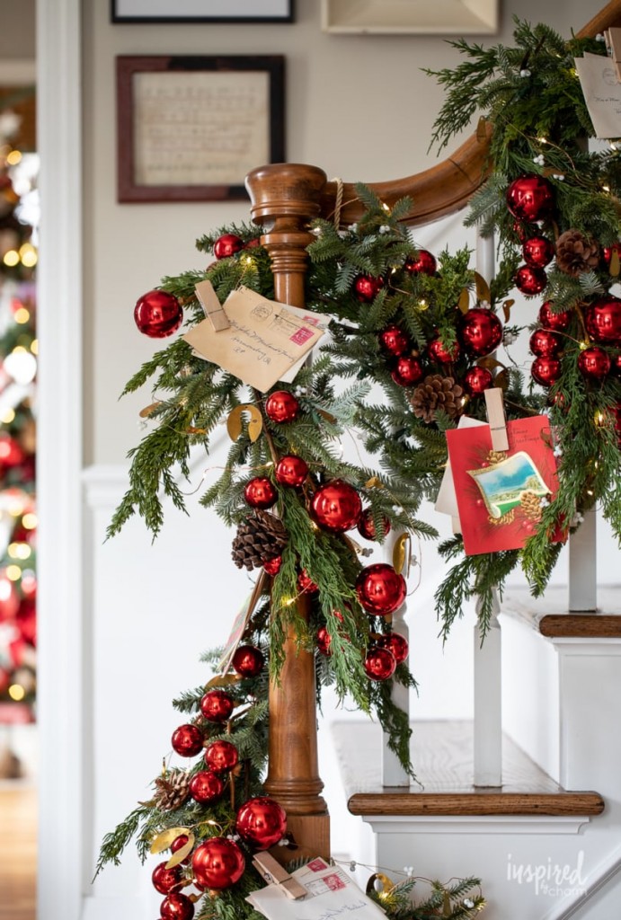 Dekoracje, Świąteczne girlandy - Można się zainspirować - wyglądają przecudnie!

Fot. inspiredbycharm.com