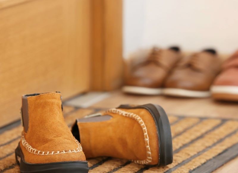 Nie każdy ma ochotę zdejmować buty, gdy odwiedza znajomych w domu.