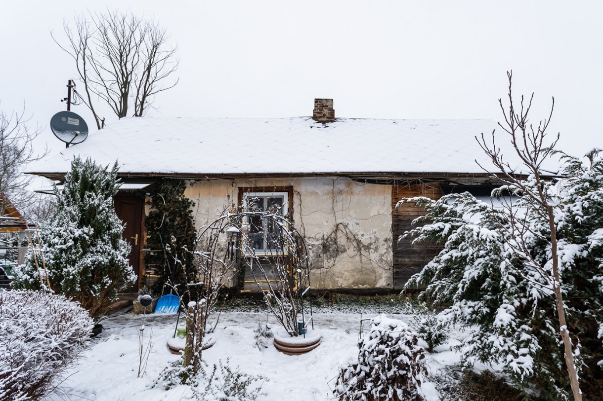 Nasz Nowy Dom, Nasz Nowy Dom: Gałęzów - Wieś Gałęzów to mała miejscowość, w której mieszka trzyosobowa, rodzina: pani Magdalena, pan Artur i ich 10-letnia córeczka Dominika. Mieszkają w niewielkim, stuletnim domku po dziadkach. Ze względów bezpieczeństwa, wymaga on natychmiastowego remontu.