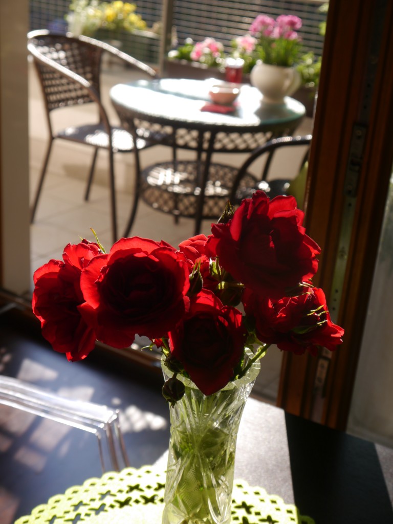Balkon, Prawie wakacyjnie - A w domu królują róże