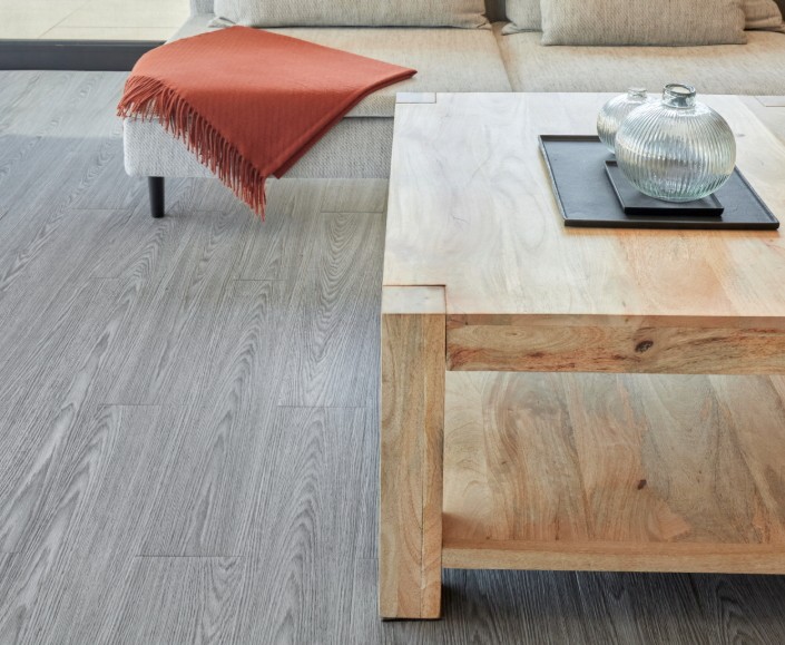 Panele winylowe samoprzylepne 5m2 SZARY DĄB /fot. materiały promocyjne