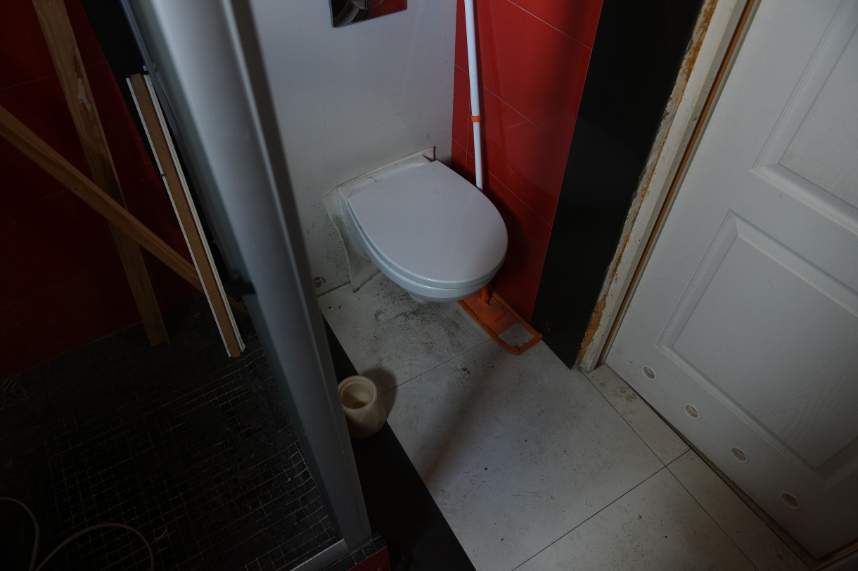 Nasz Nowy Dom, Nasz nowy dom - zdjęcia z odcinka 199. Dom Wioletty i Dariusza - Instalacja hydrauliczna była w fatalnym stanie. Jej uruchomienie, nawet by skorzystać z toalety, kończyło się zalaniem korytarzy i innych pomieszczeń.

Oglądaj Nasz nowy dom online na IPLA.TV: https://www.ipla.tv/wideo/rozrywka/Nasz-nowy-dom/5002418