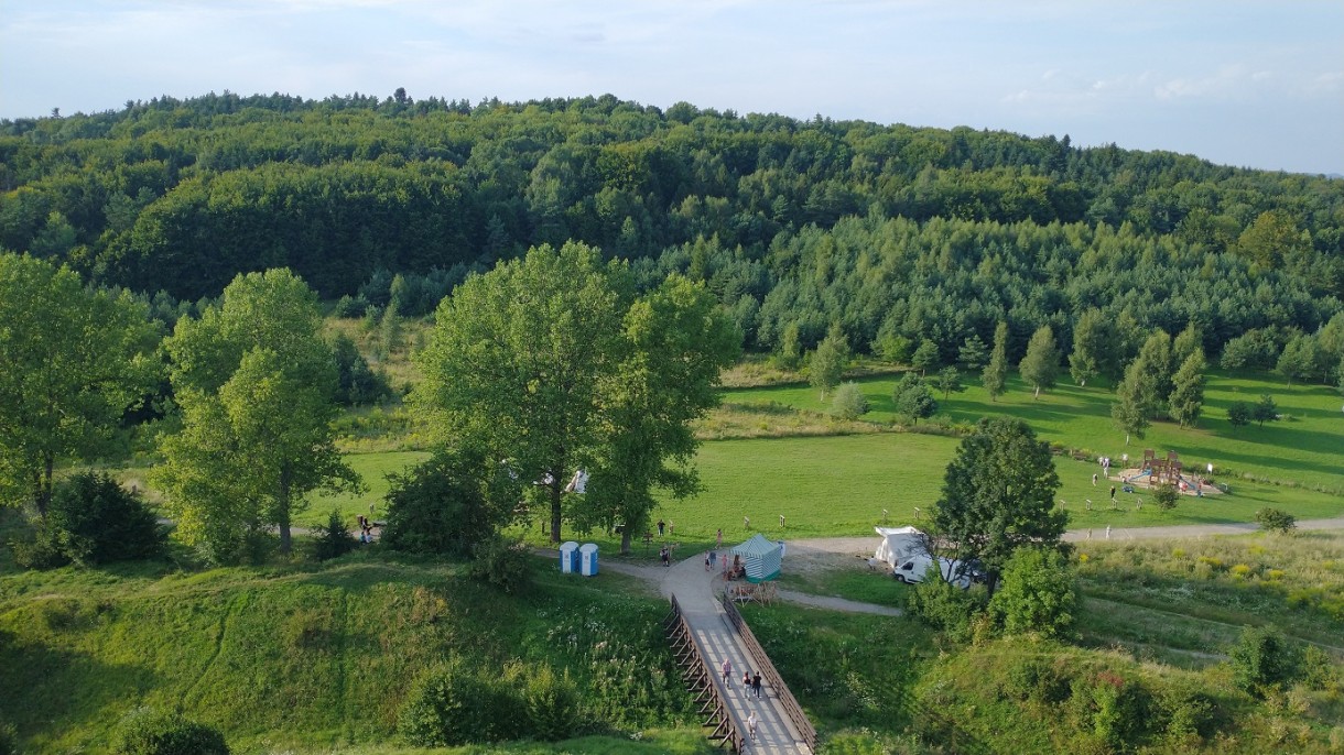 Pozostałe, Zamek na Kruczej Skale - Rabsztyn. - Widoczki na podjazd do zamku.