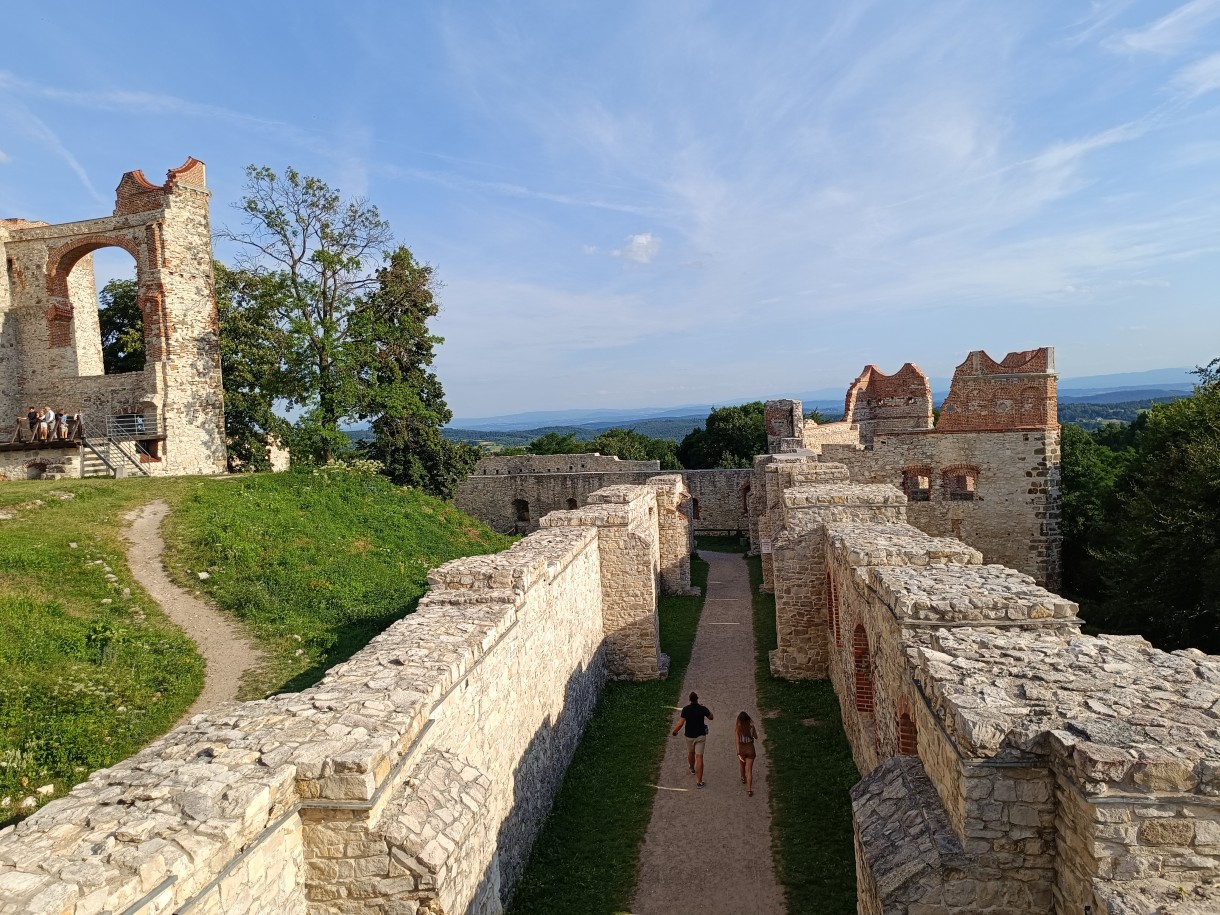 Podróże, Zamek Tenczyn