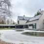 Domy i mieszkania, HORIZONTAL HOUSE inspirowany naturą - Bez zbędnego poklasku – wykończenie domu

Wykończenie domu miało być trwałe, archaizujące i doskonale komponujące się z terenem, jak mówi architekt „bez zbędnego poklasku czy zwracania na siebie uwagi”.