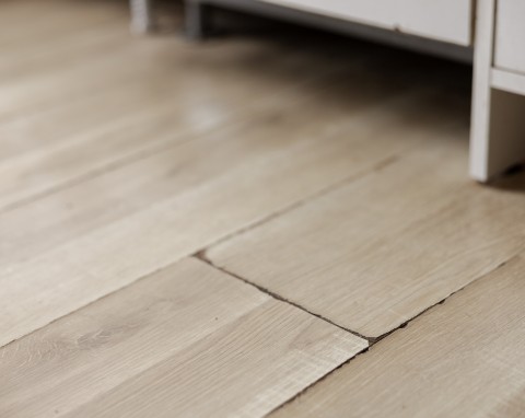 Prosta metoda na spuchnięte panele. Polecana przez fachowców od układania podłóg