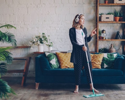 Co jest lepsze – mop parowy czy mop elektryczny? Porównanie dla wymagających użytkowników