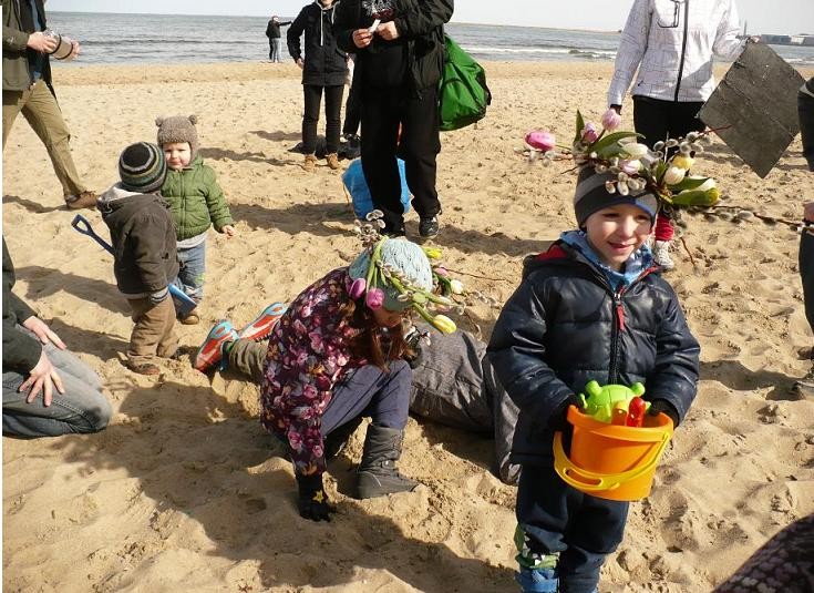 Pozostałe, Wiosennie ...........prawie świątecznie........... - ............małe Morsy zadowolone ..........chociaż nogi mogły zamoczyć ...........