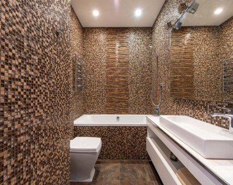Mozaika do nowoczesnej łazienki — prosty sposób na wyróżnienie wnętrza