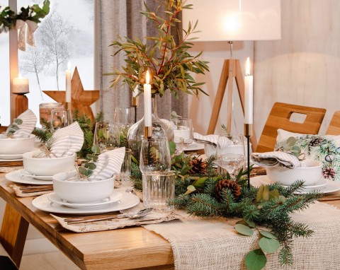 Świąteczna kolacja przy idealnym stole – wybierz meble dla siebie