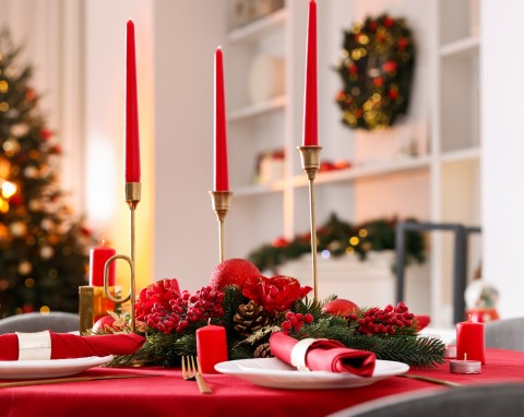 Co oznaczają zapalone świece na wigilijnym stole? Nie wszyscy wiedzą o tym symbolu