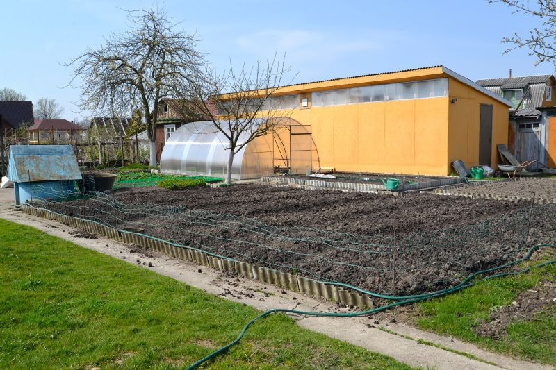 Nieprzestrzeganie zasad płodozmianu i nawozy sztuczne obniżają żyzność gleby.