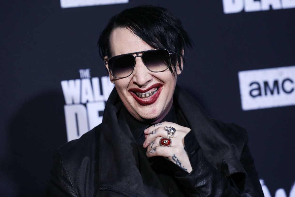 Domy sław, Muzyk pokazał dom. Wnętrze może zaskoczyć - Kontrowersyjny rockman Marilyn Manson sprzedaje swój dom w Hollywood Hills za 1,75 miliona dolarów. 

Fot. ImagePressAgency/face to face/FaceToFace/REPORTER