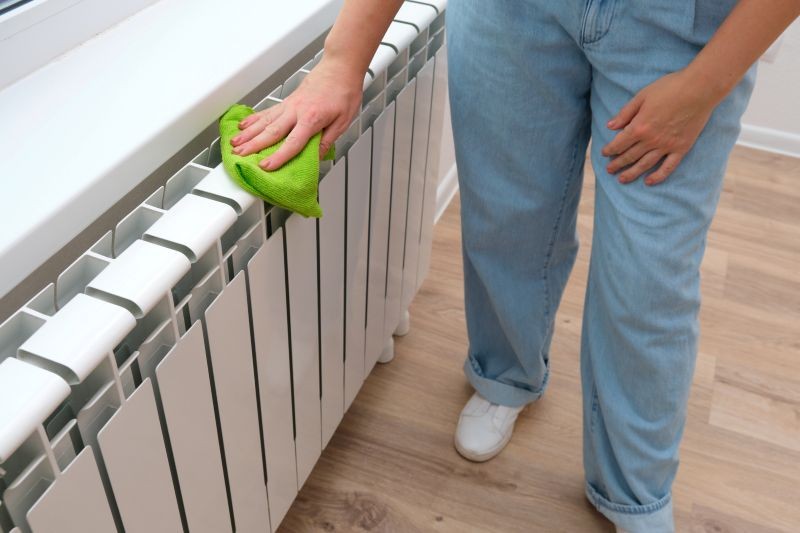 Grzejnik trzeba regularnie czyścić, żeby pracował wydajnie.