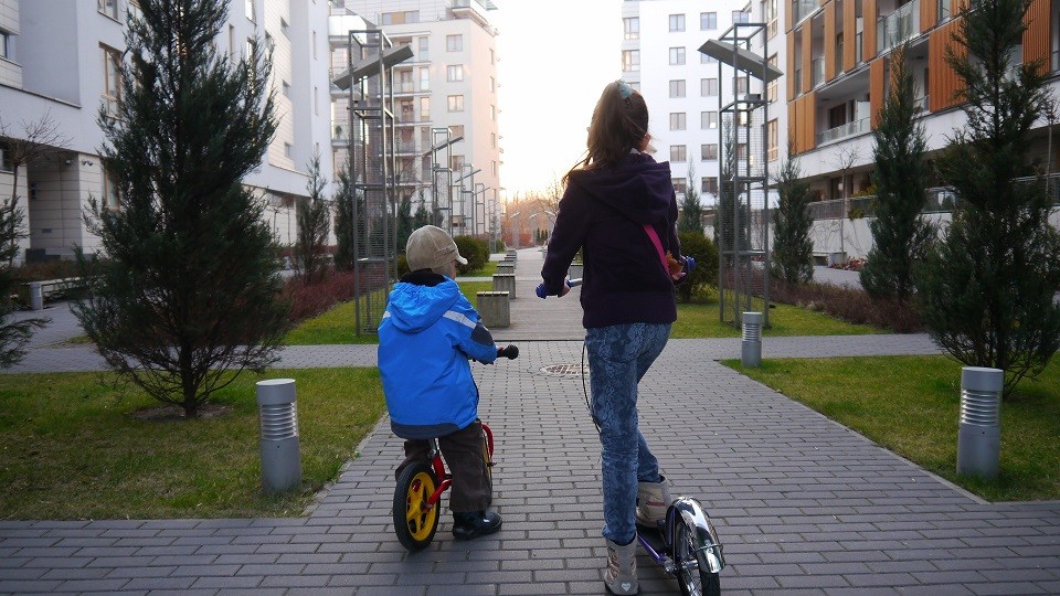 Pozostałe, "Pierwsze oznaki wiosny" - rowery, hulajnogi, rolki i sama nie wiem co moje szkraby wymyślą