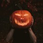 Dekoracje, Lampion z dyni na Halloween - Zobaczcie, jak można fajnie powycinać dynię i zrobić z niej lampion na Halloween :) Możliwości jest mnóstwo, wszystkie wyglądają świetnie :)