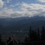 Podróże, Zakopane w foto - pigułce. Część pierwsza: Krupówki. - Gubałówka słynie z pięknych widoków. Jest co podziwiać, góry widziane z bardziej bliska, podzielone na konkretne górki mniejsze i większe - jakby je kto nasadził :) aż po Tatry wysokie.