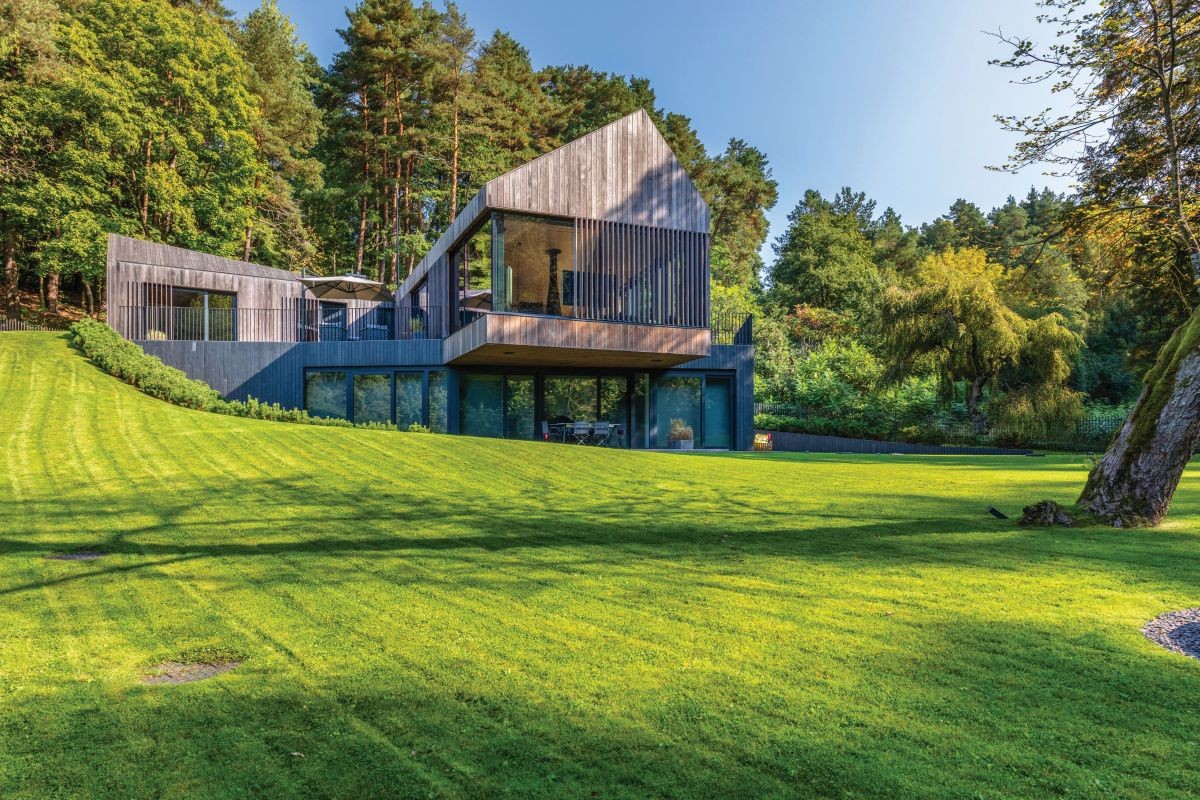 Domy i mieszkania, Valley Villa. Dom zawieszony nad doliną