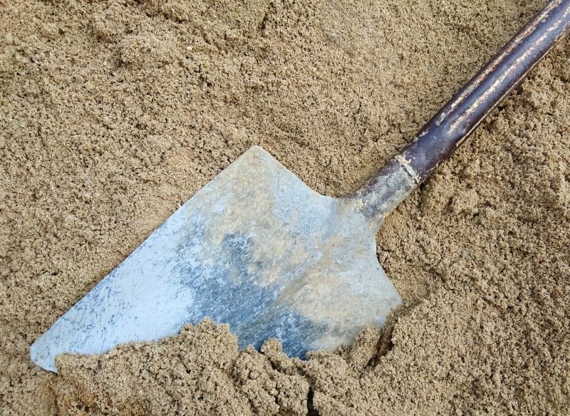 Do zabiegu wykorzystujemy naturalny piasek rzeczny.