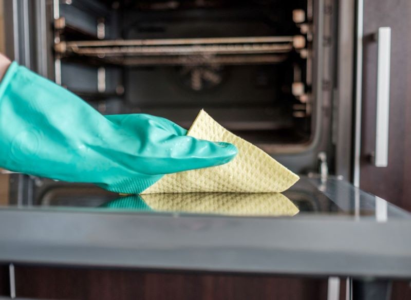 Piekarnik może być idealnie czysty bez stosowania silnych detergentów.