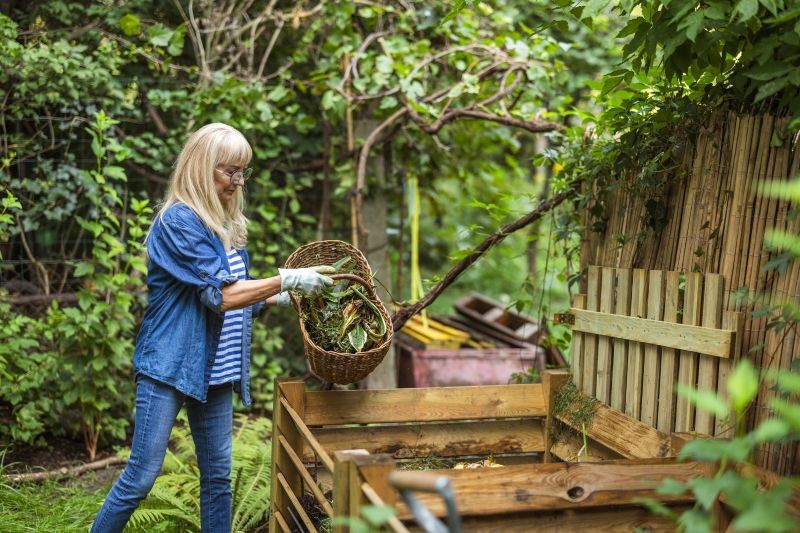 Kompostować w ogrodzie możemy o każdej porze roku.