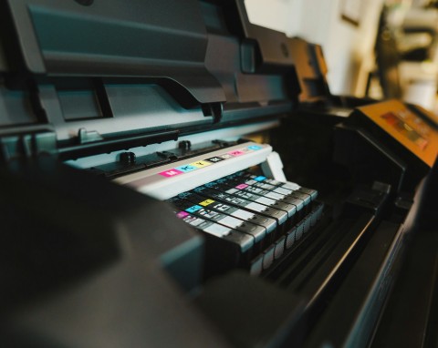 Wpływ tuszu do drukarki na Twoje codzienne zadania drukowania