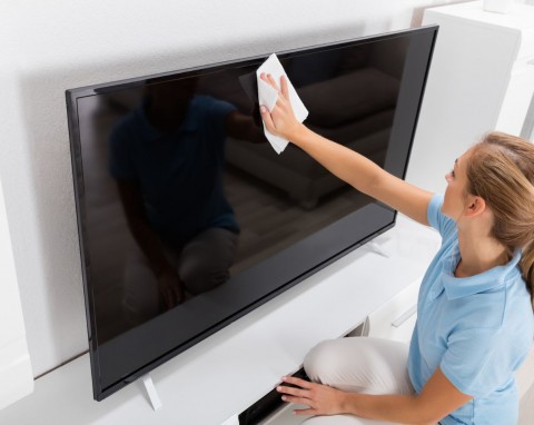 Papierowe ręczniki to pierwsza pomoc w każdej kuchni. Nie wszystko można nimi czyścić, bo robią duże szkody