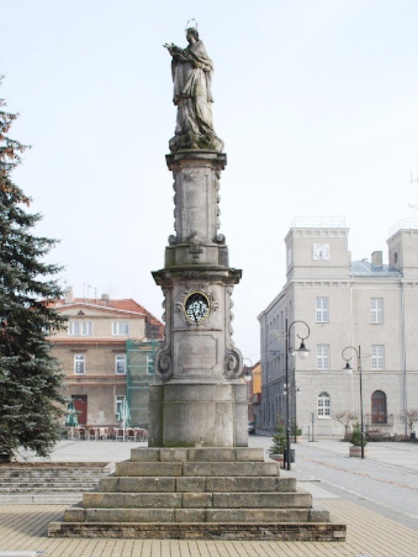 Pozostałe, NA  ZAMKU w TOSZKU - Pomnik św. Jana Nepomucena z 1725 roku