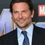 Domy sław, Nowy dom Bradleya Coopera - Bradley Cooper to amerykański aktor, reżyser i producent filmowy, także scenarzysta i kaskader, trzykrotnie nominowany do Oscara dla najlepszego aktora pierwszoplanowego. Znany z takich produkcji jak m.in. Narodziny gwiazdy, Ugotowany, Snajper, Kac Vegas, Jestem Bogiem. 

Fot. Admedia, Inc/Sipa USA/East News