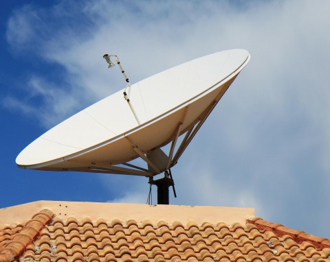 Montaż anteny na dachu – praktyczne wskazówki