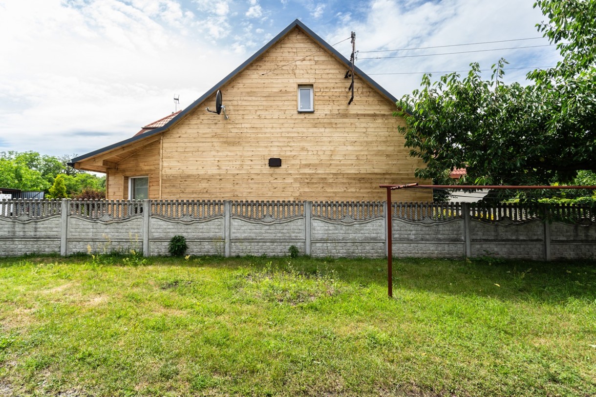 Nasz Nowy Dom, Nasz Nowy Dom: Kurnos Drugi - Ekipa "Naszego Nowego Domu" przyjeżdża do trzyosobowej rodziny. Dzięki pracy całego zespołu, dom przechodzi metamorfozę.